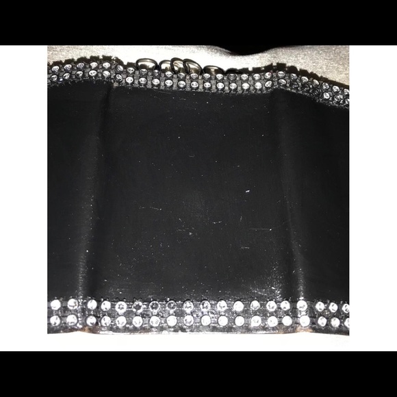 🔥🔥L.V.🔥🔥BLINGED OUT KEY CASE🔥🔥 - Picture 3 of 5